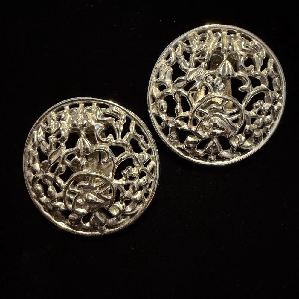 Sarah‎ Coventry women's silver tone open metal work clip on earrings 1.2
